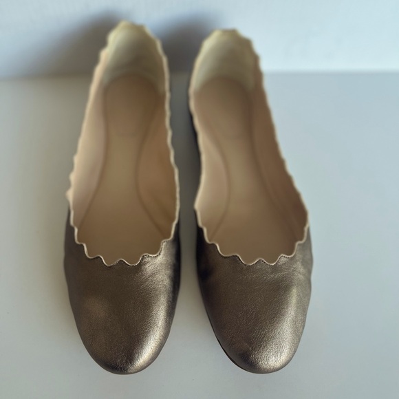 Chloé - Lauren Scalloped Leather Ballet Flats - Bronze Leather - Picture 2 of 7